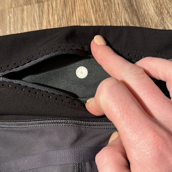 Lululemon Smooth Stride Tight Leggings - Picture 14 of 16